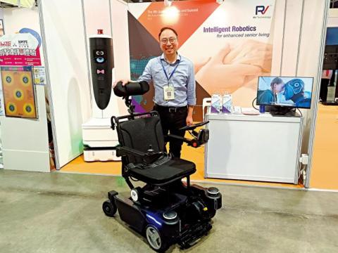 大公報：樂齡科技展覽　導航輪椅雷達避障